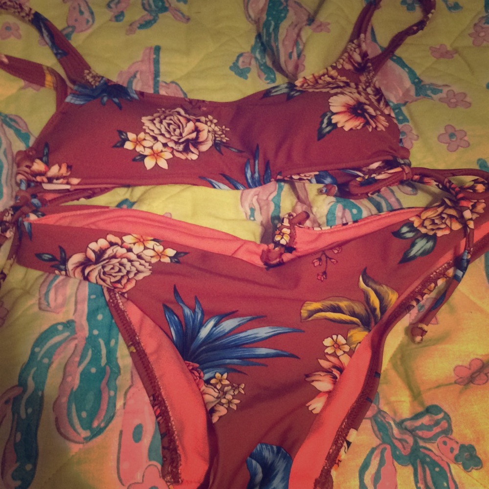 NO BOUNDARIES Tropical Bikini Sz Small